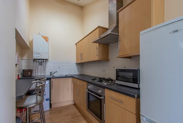 2 bed house, Newport Road, Roath, Cardiff, CF241AH - Image 3